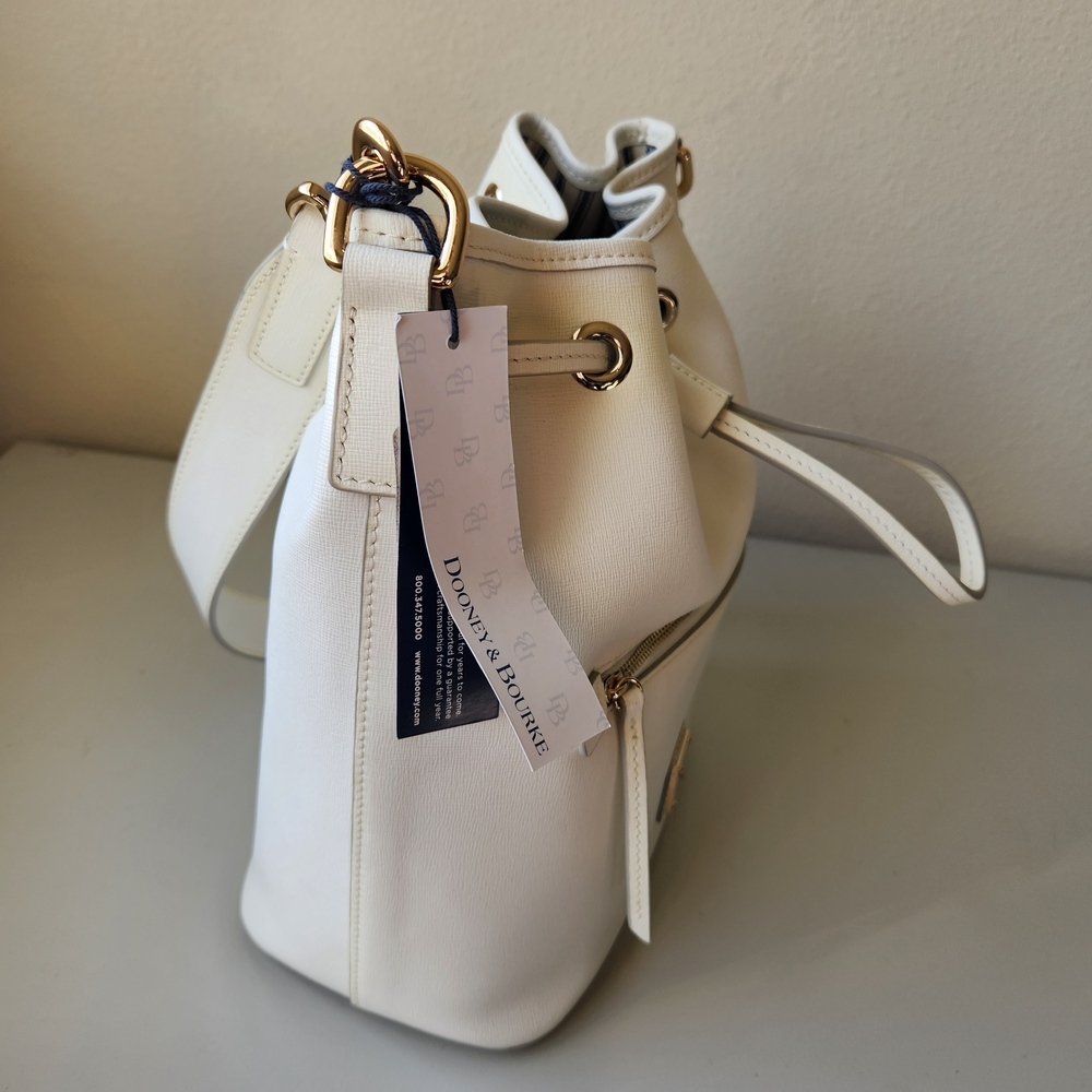 New Elegant Cream Dooney & Burke Bucket Bag - Picture 2 of 7
